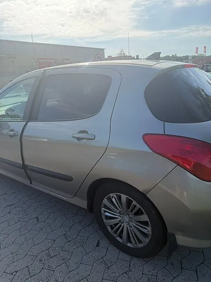 Peugeot 308 2012 photo 2