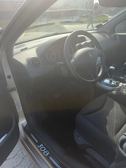Peugeot 308 2012 photo 4