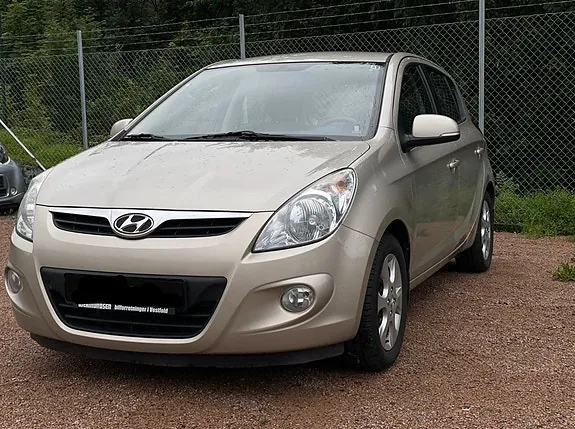 Hyundai I20 2011 photo 2