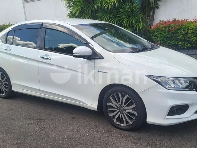 Honda Grace 2018 photo 2