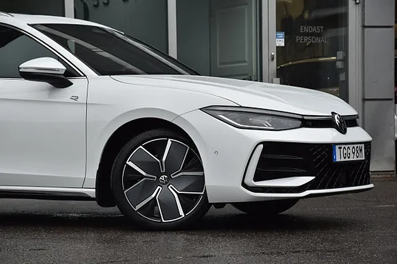 Volkswagen Passat 2025 photo 3