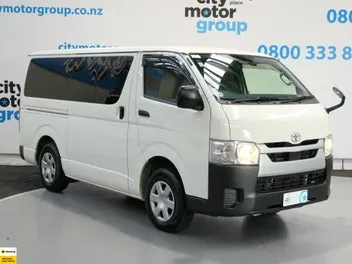 Toyota Hiace 2023 photo 2