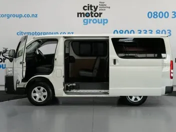 Toyota Hiace 2023 photo 4