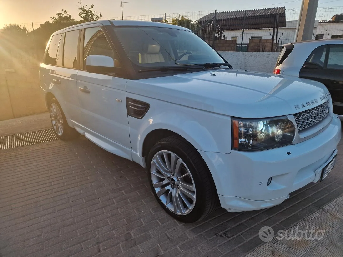 Land Rover Range Rover Sport 2011 photo 3