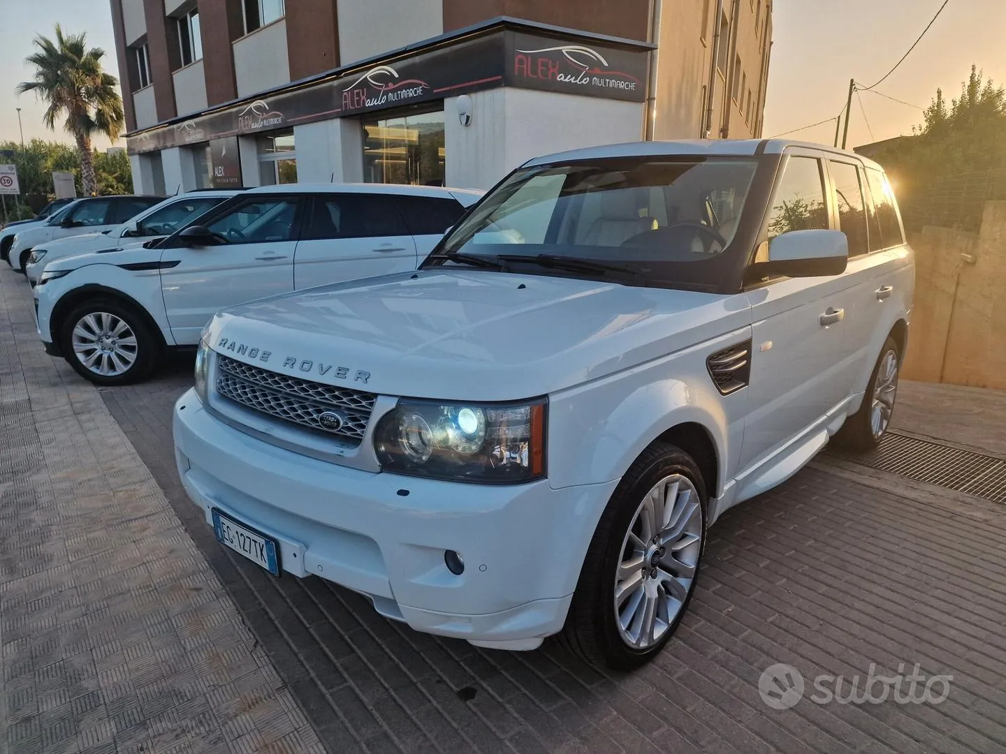 Land Rover Range Rover Sport 2011 photo 2