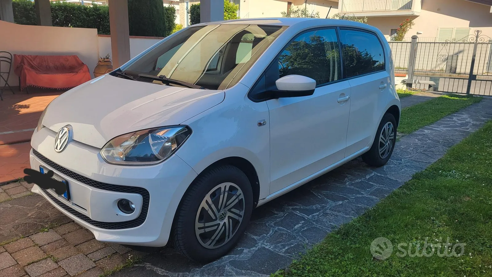 Volkswagen Up 2013 photo 4