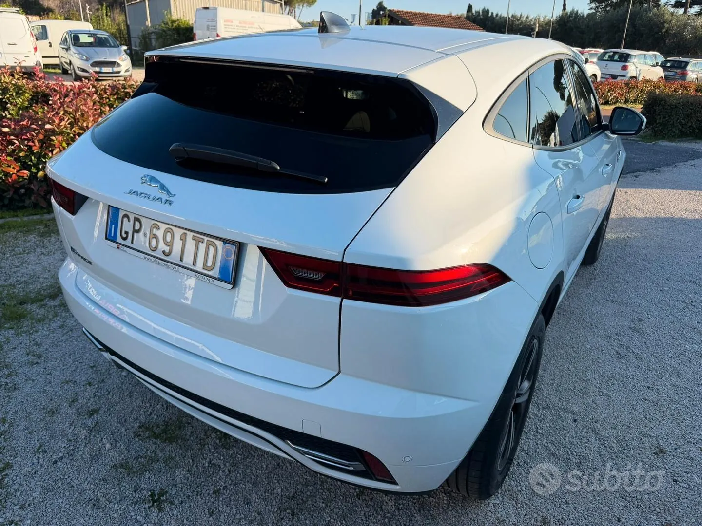 Jaguar E-Pace 2023 photo 3