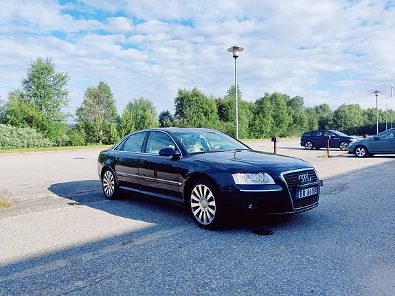 Audi A8 2005 photo 2