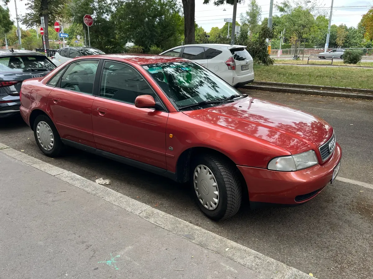 Audi A4 1997 photo 3