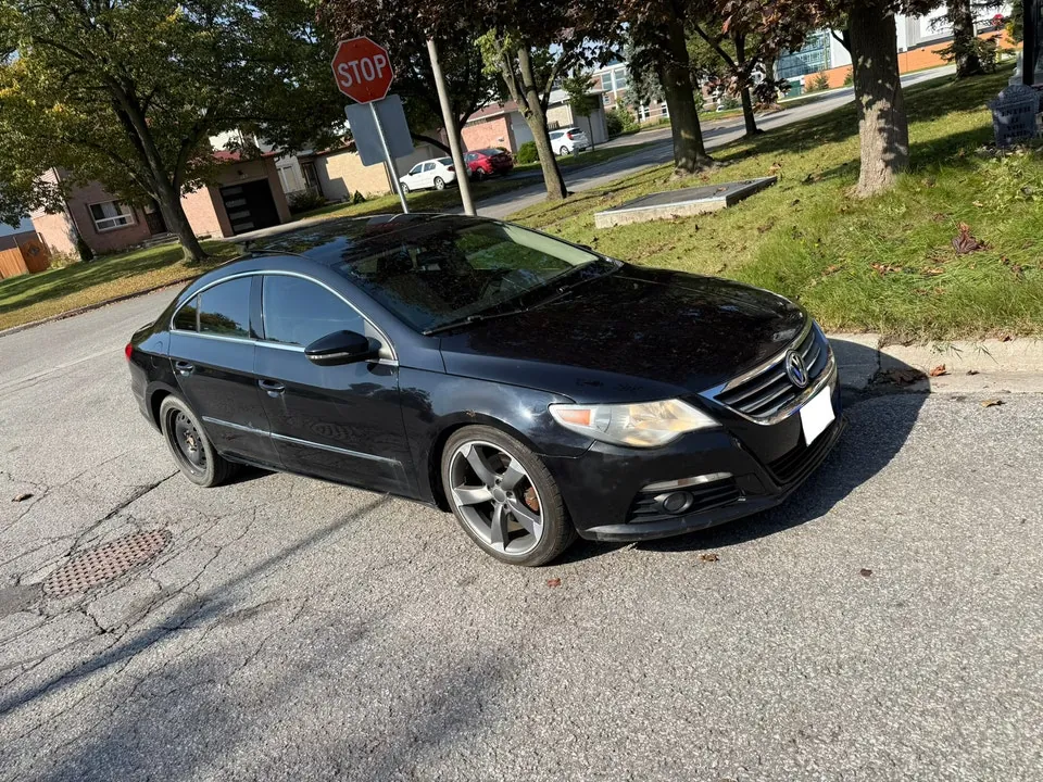 Volkswagen Passat 2011 photo 3