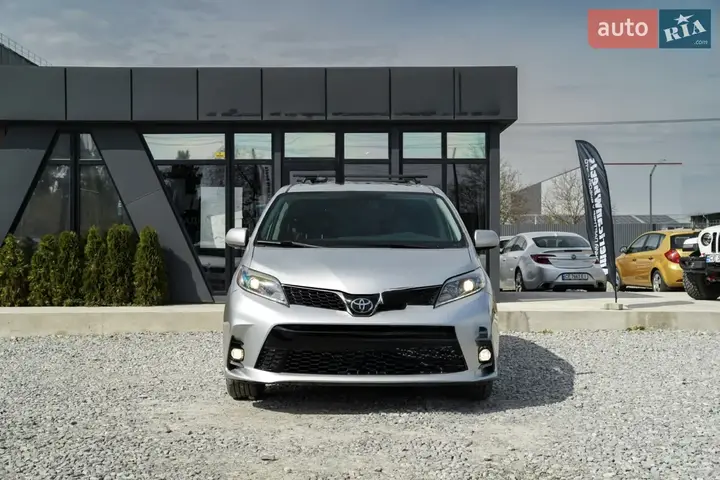 Toyota Sienna 2019 photo 5