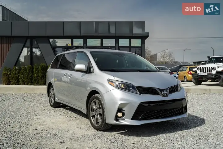 Toyota Sienna 2019 photo 4