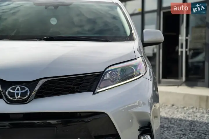 Toyota Sienna