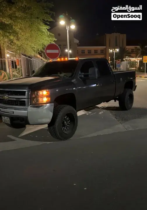 Chevrolet Silverado 2010 photo 2