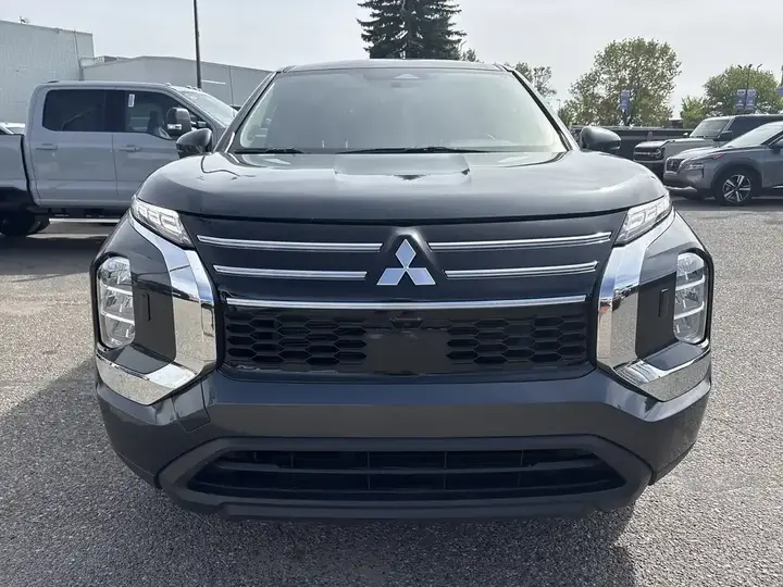 Mitsubishi Outlander 2025 photo 4