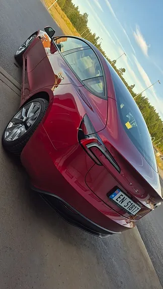 Tesla Model 3 2025 photo 3