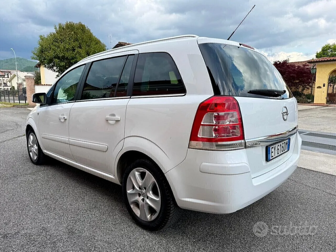 Opel Zafira 2015 photo 4
