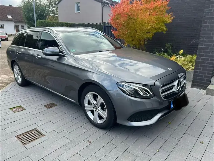 Mercedes-Benz E 200