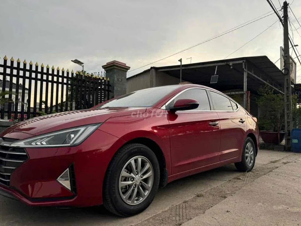 Hyundai Elantra 2019 photo 2