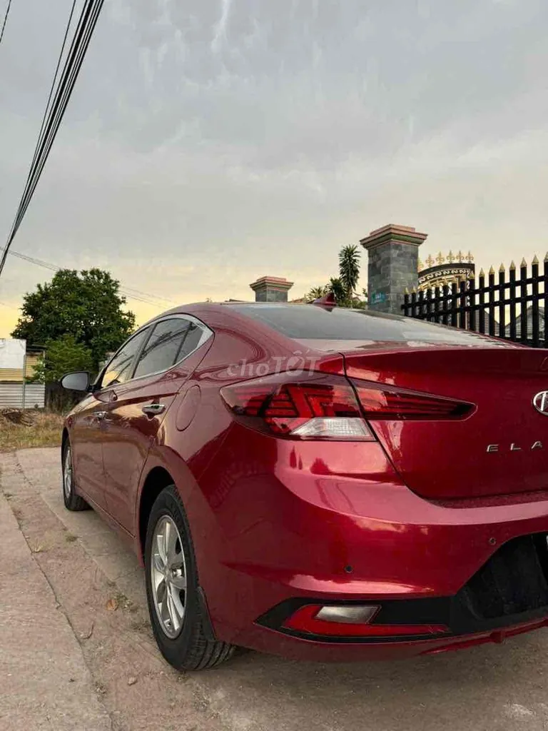 Hyundai Elantra 2019 photo 3