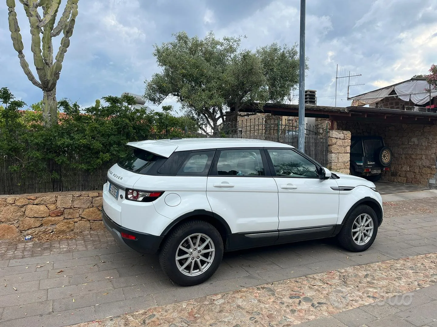 Land Rover Range Rover Evoque 2015 photo 2