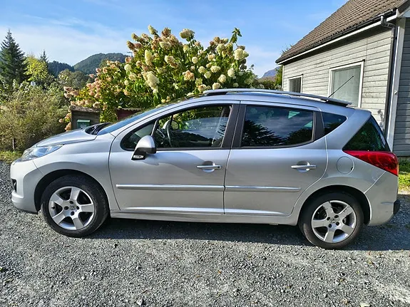 Peugeot 207 Sw 2010 photo 2