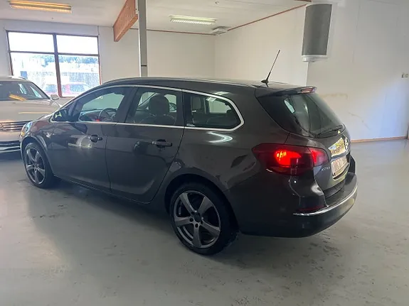 Opel Astra 2013 photo 5