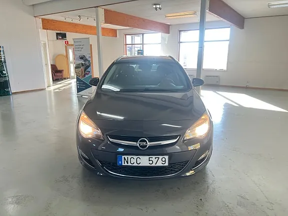 Opel Astra 2013 photo 2