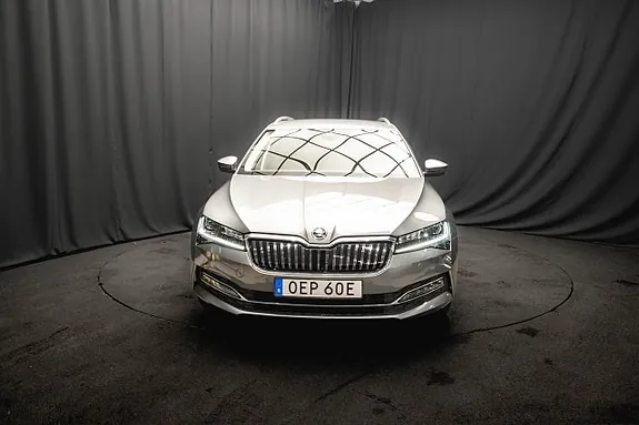 Skoda Superb 2023 photo 4