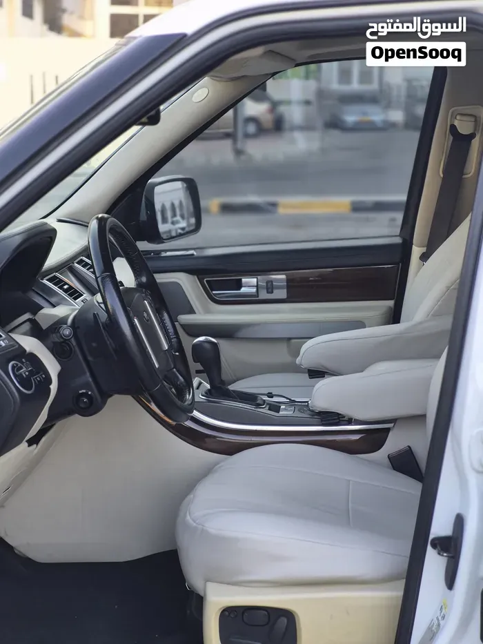 Land Rover Range Rover Sport 2011 photo 4