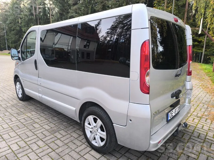 Opel Vivaro 2008 photo 2