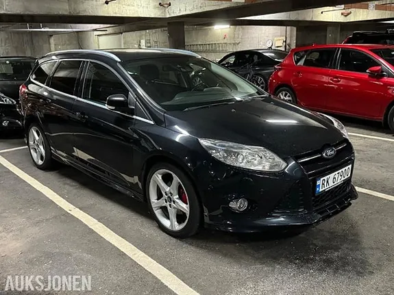Ford Focus 2013 photo 2