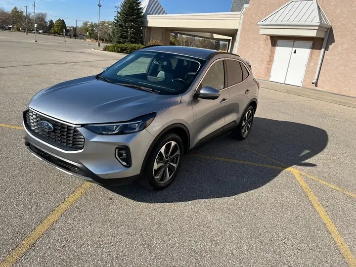 Ford Escape 2024 photo 3