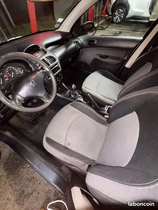 Peugeot 206 2006 photo 2