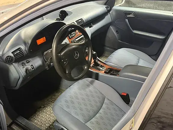 Mercedes-Benz C180 2003 photo 3