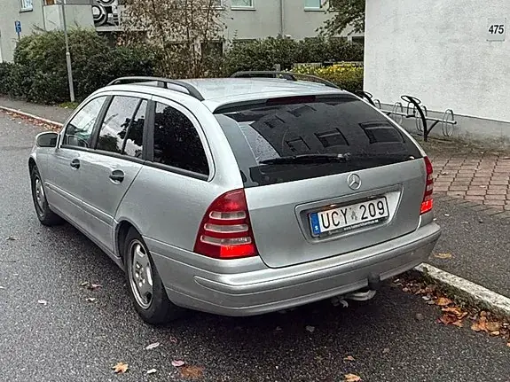 Mercedes-Benz C180 2003 photo 2