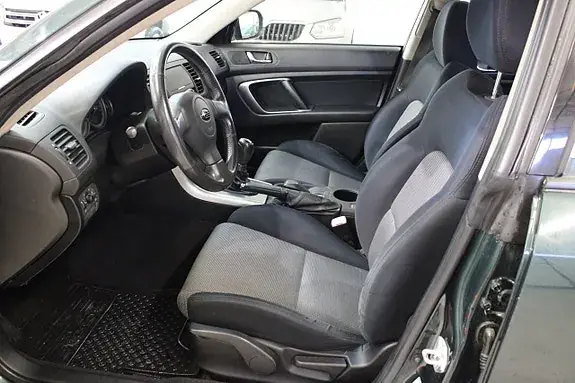 Subaru Legacy 2005 photo 4