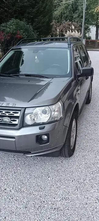 Land Rover Freelander 2011 photo 4