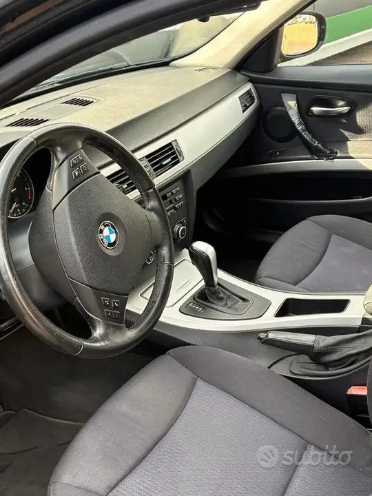 BMW 3 Series 2010 photo 5