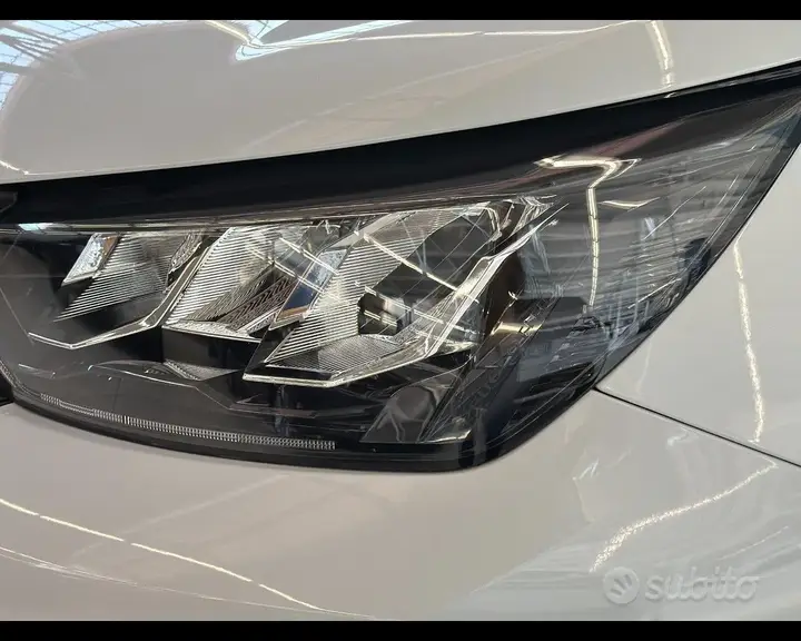 Peugeot 2008 2024 photo 5