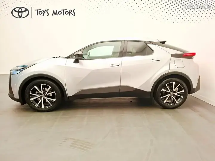 Toyota C-Hr 2024 photo 2