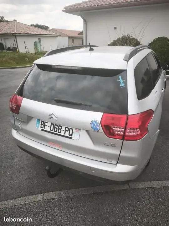 Citroen C5 2010 photo 2