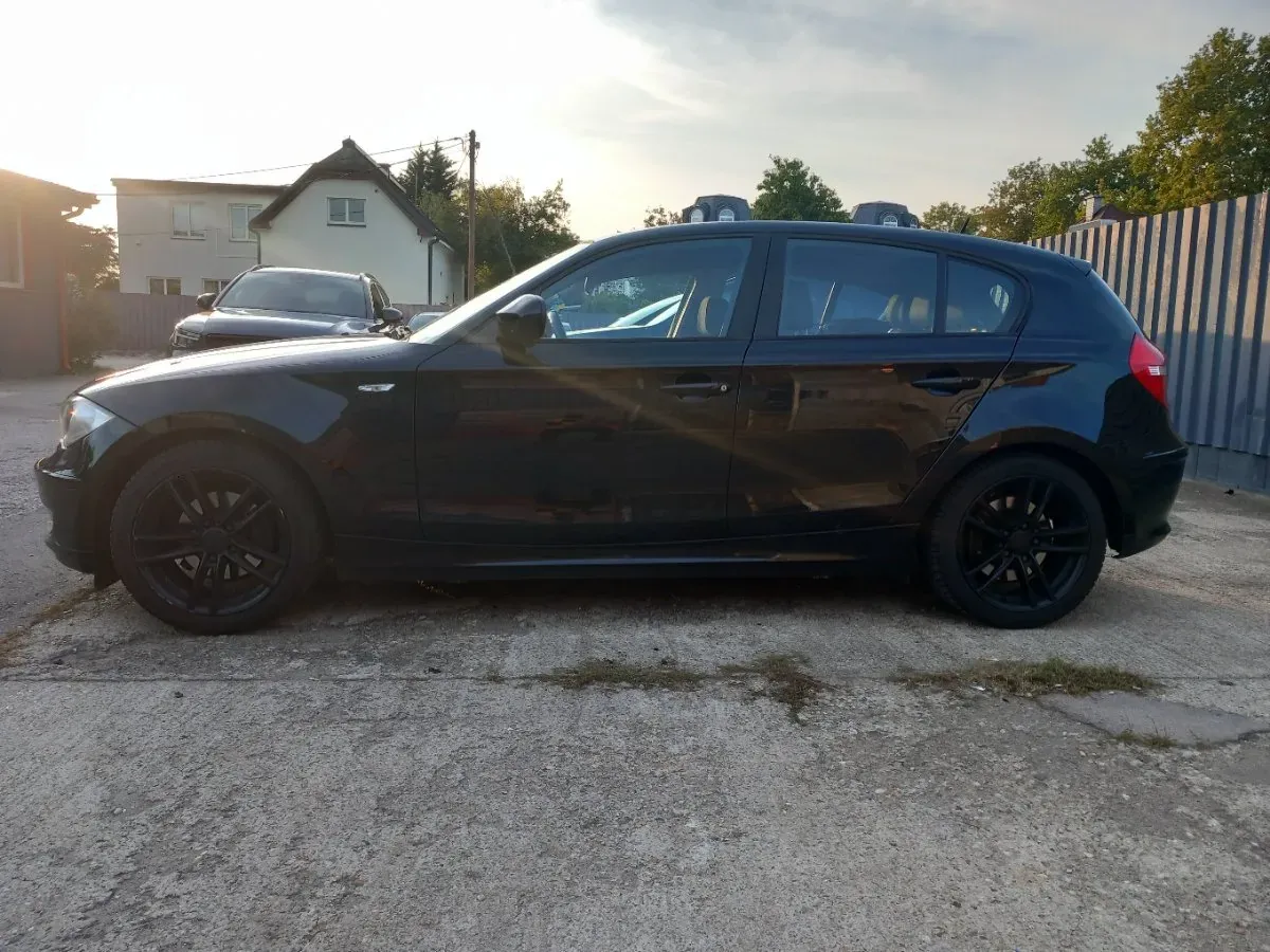 BMW 1 Series 2010 photo 3