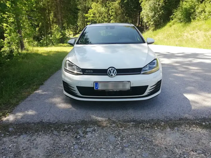 Volkswagen Golf Variant 2016 photo 2