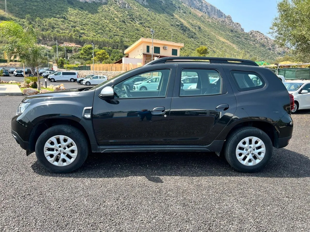 Dacia Duster 2023 photo 2