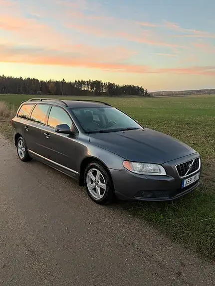 Volvo V70 2009 photo 2