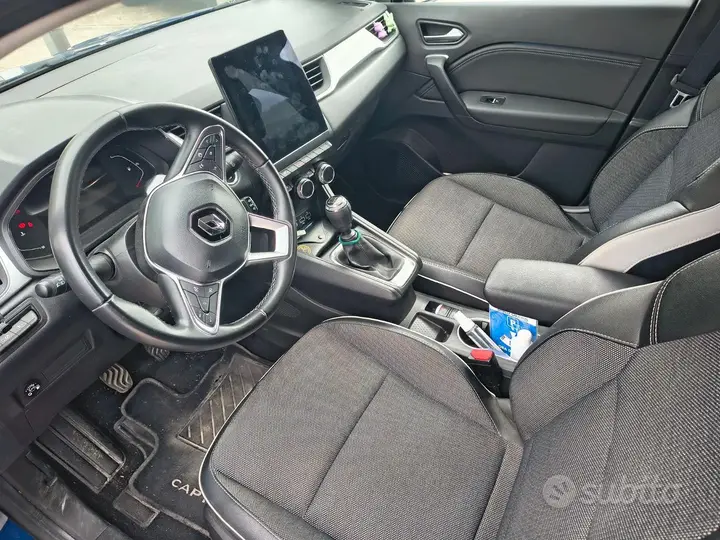Renault Captur 2023 photo 4