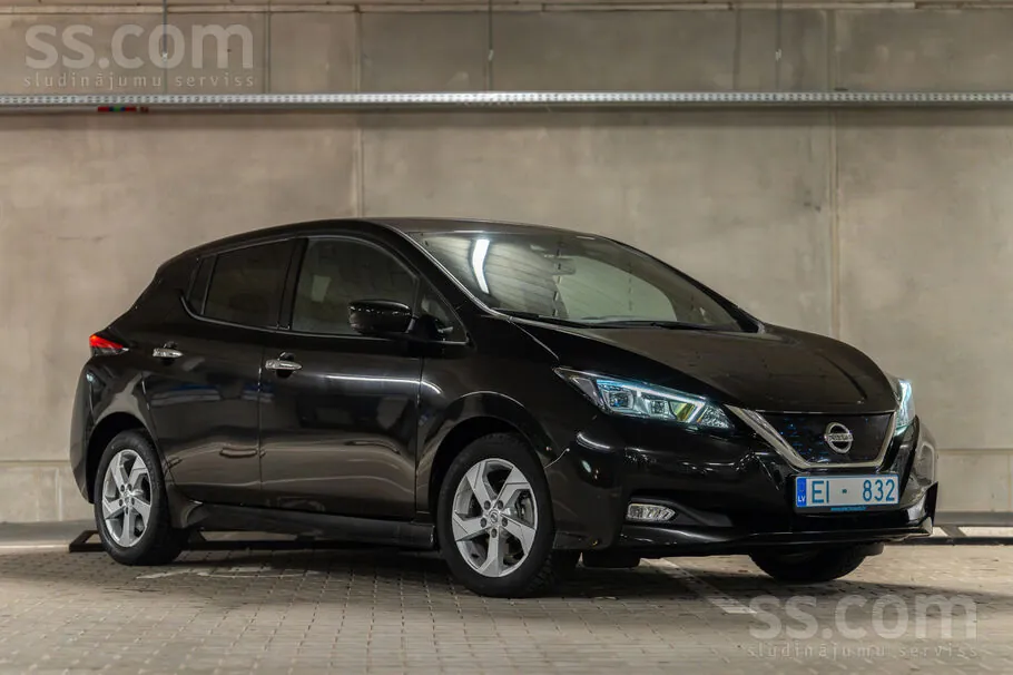 Nissan Leaf 2021 photo 2