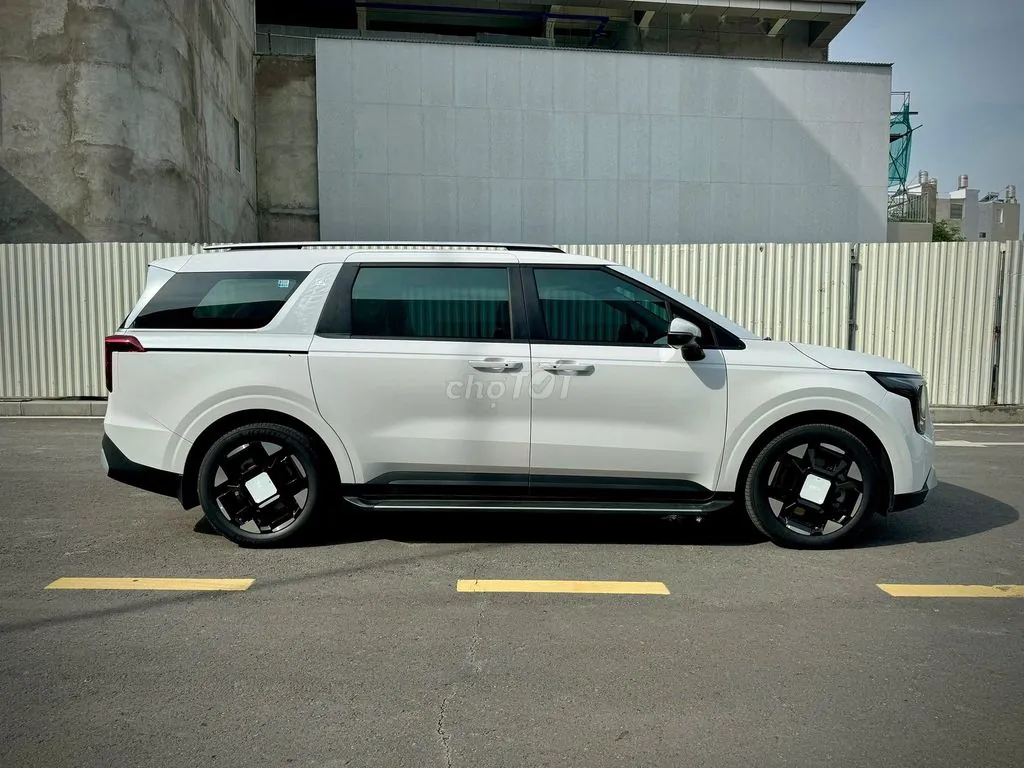 Kia Carnival 2025 photo 4