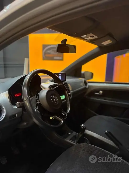 Volkswagen Up 2014 photo 3